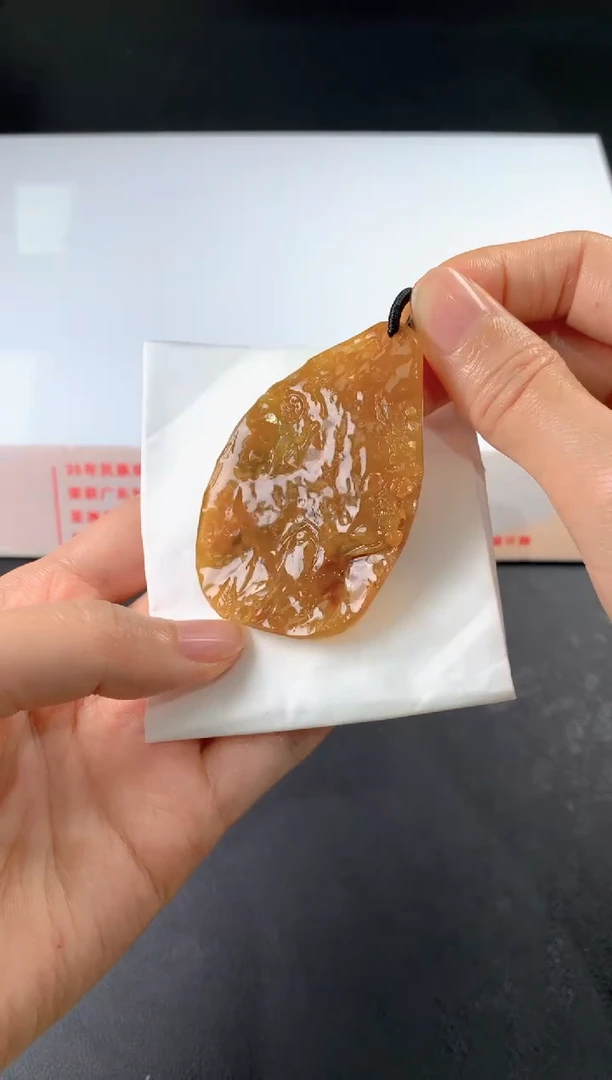 未镶嵌定制翡翠稀****气毛货抛光