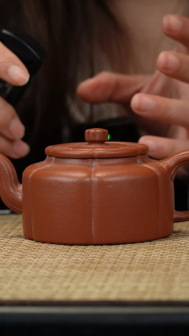 【闪购商品】紫砂茶壶生砂筋纹梅花周盘190c