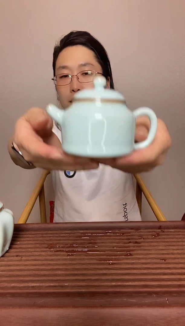 壶廷怀窑天青色小德钟壶（定闪可开价）