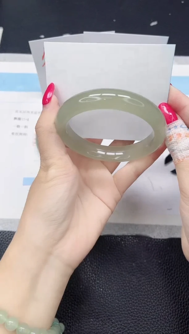 未镶嵌手镯石英质玉136-59.6