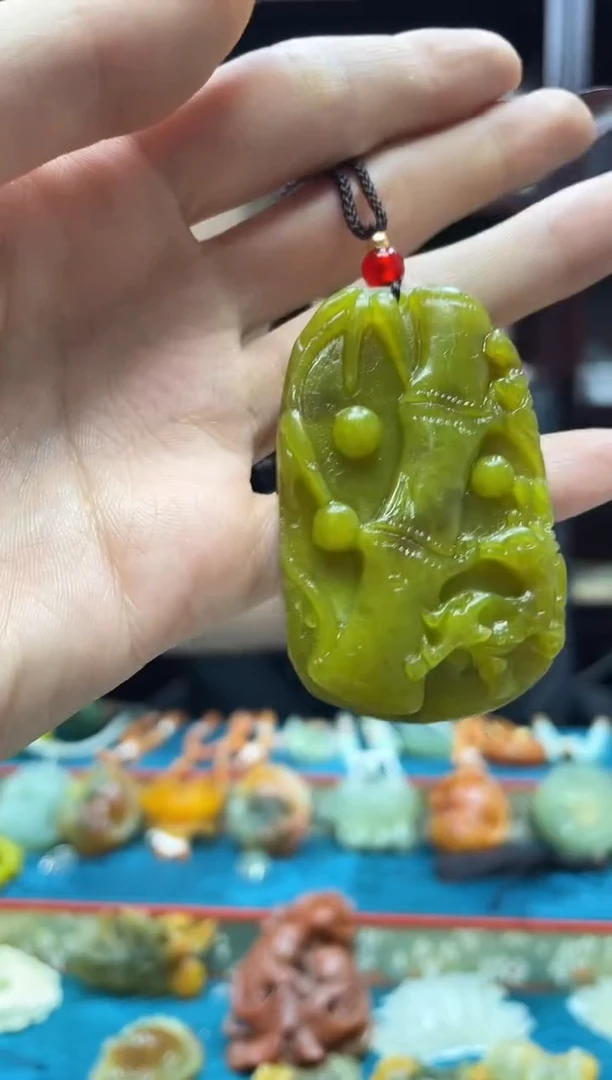 未镶嵌岫玉吊坠·