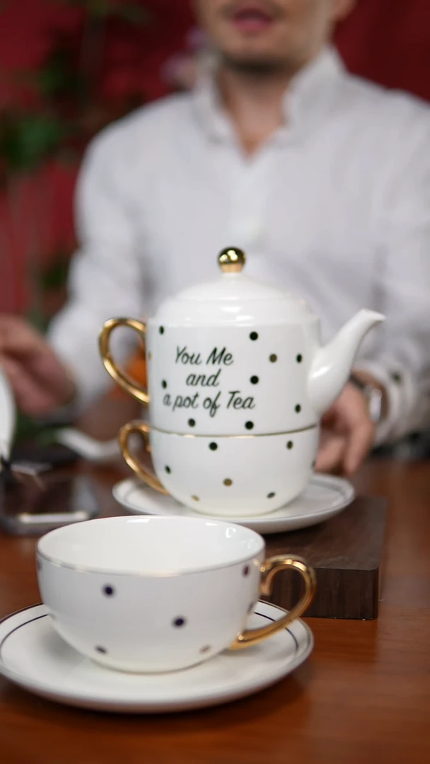 陶瓷一壶两杯碟 带礼盒