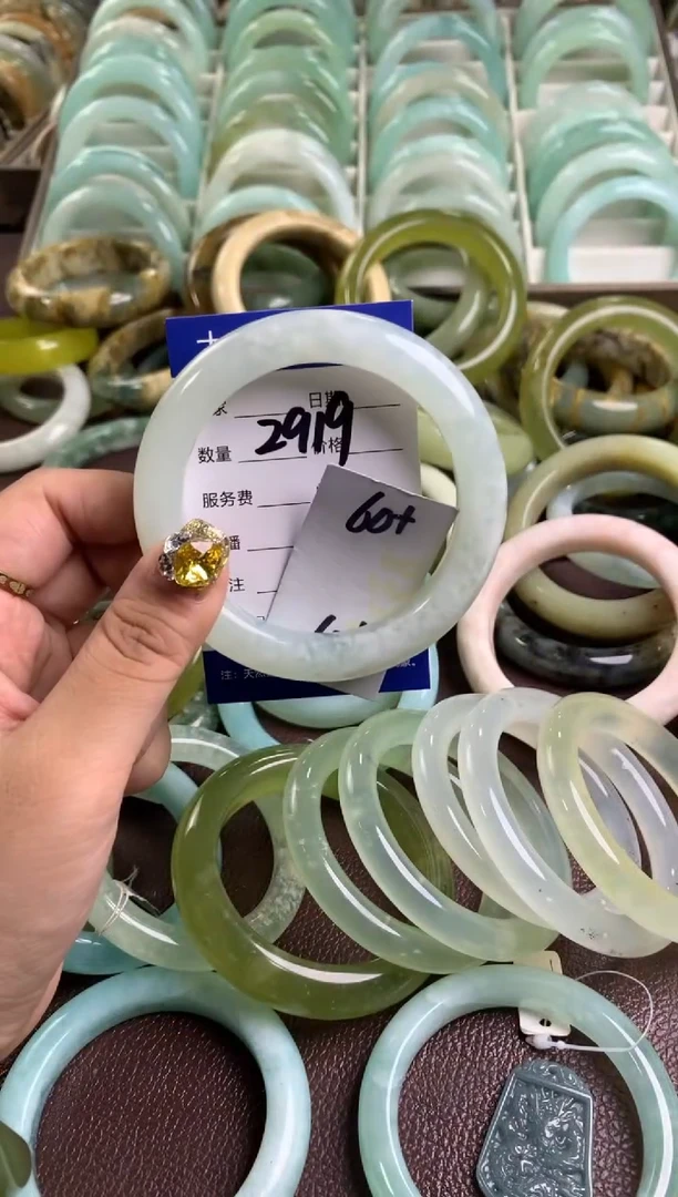 【闪购商品】蛇纹石玉手镯未镶嵌2919