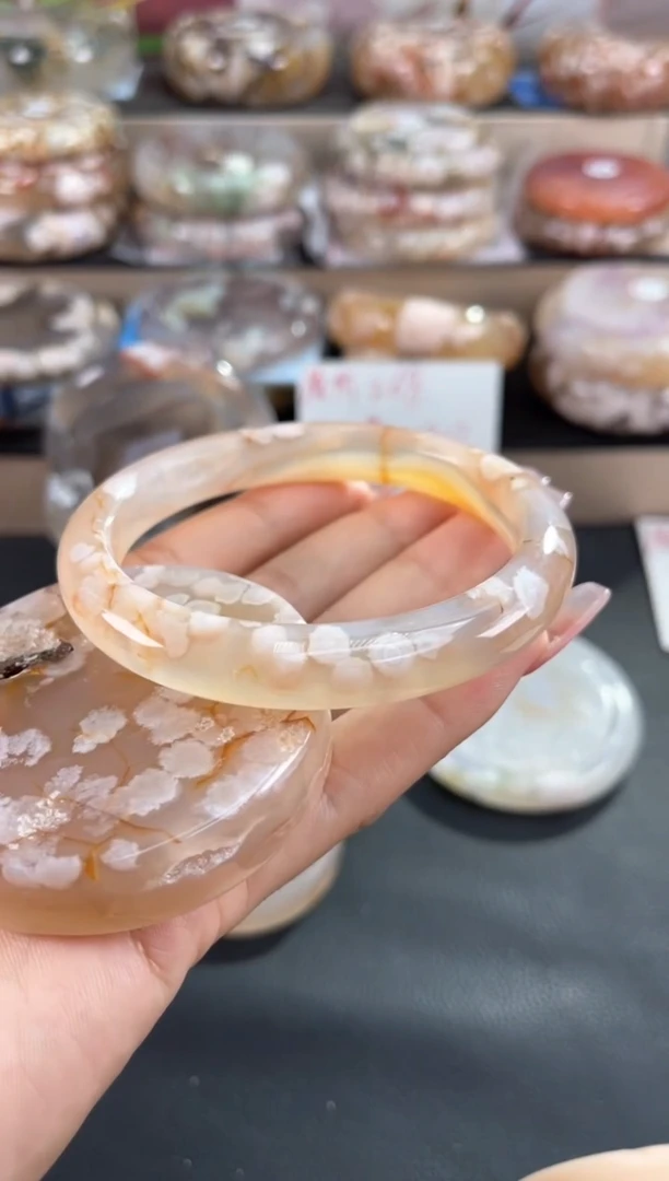 未镶嵌手镯石英质玉62