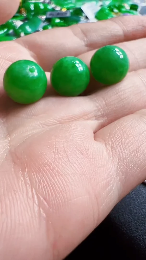 颈饰未镶嵌翡翠多样性发货发1