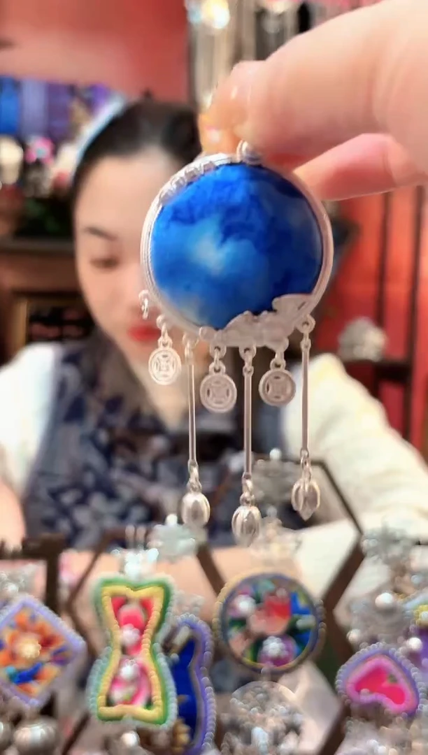 织绣云织谣民族风精美饰品  272