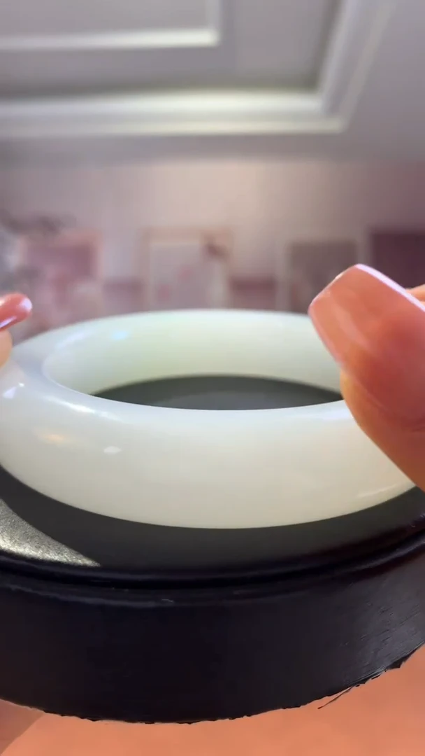 【闪购商品】和田玉手镯未镶嵌白玉高品手镯61