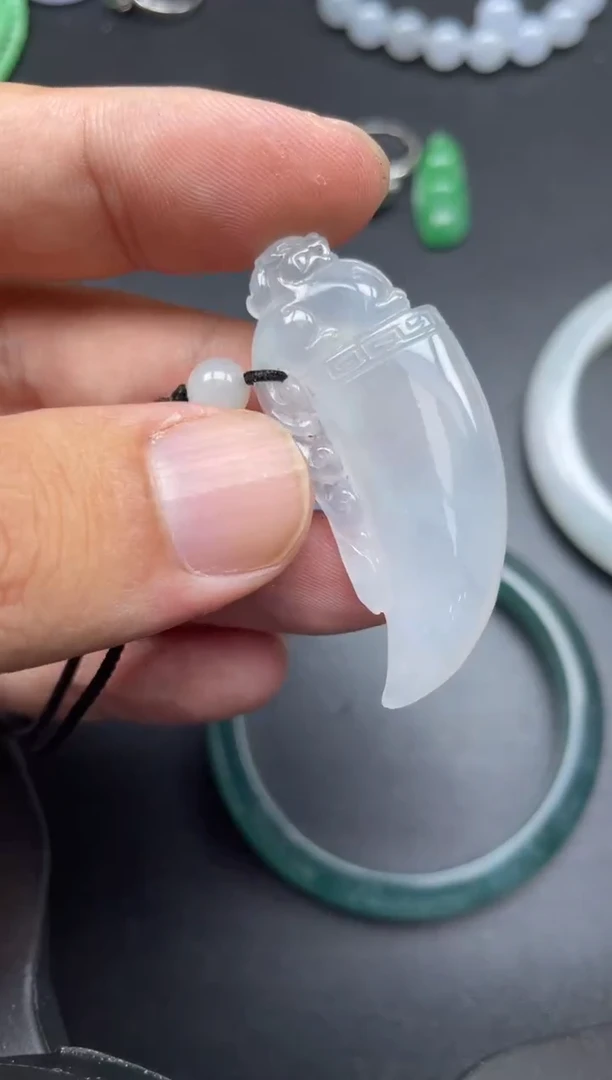 翡翠未镶嵌颈饰睛姐寄售不退换