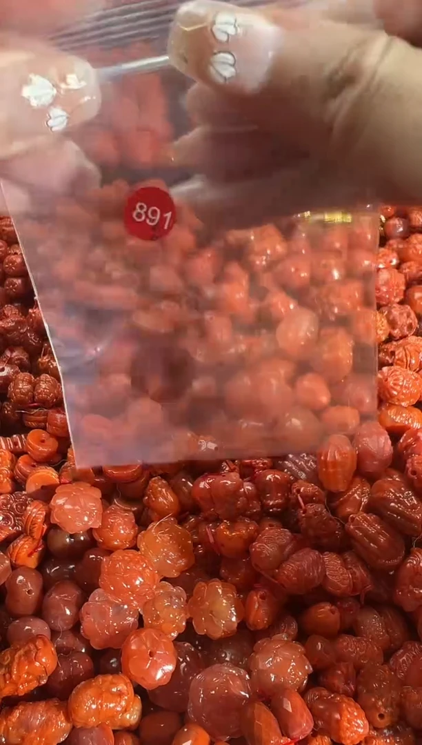 颈饰未镶嵌南红玛瑙1