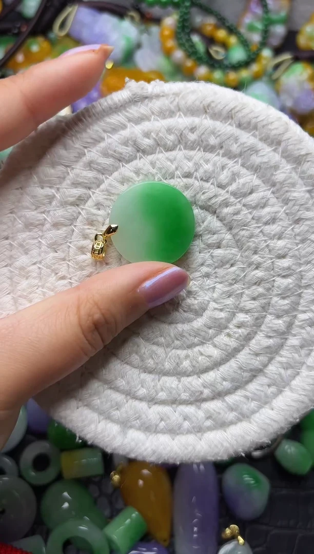 颈饰未镶嵌翡翠缅甸翡翠吊坠