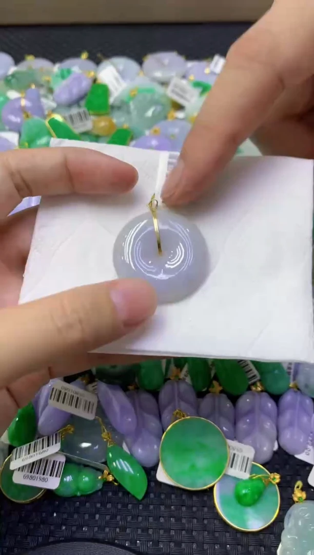 颈饰18K金镶嵌翡翠天然缅甸翡翠A货