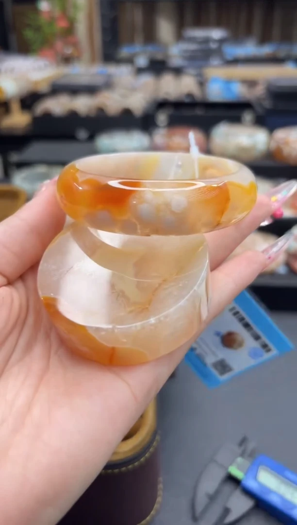 未镶嵌手镯石英质玉22(58圈赠送镯心)