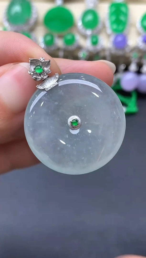 颈饰18K金镶嵌翡翠221中国好珍宝