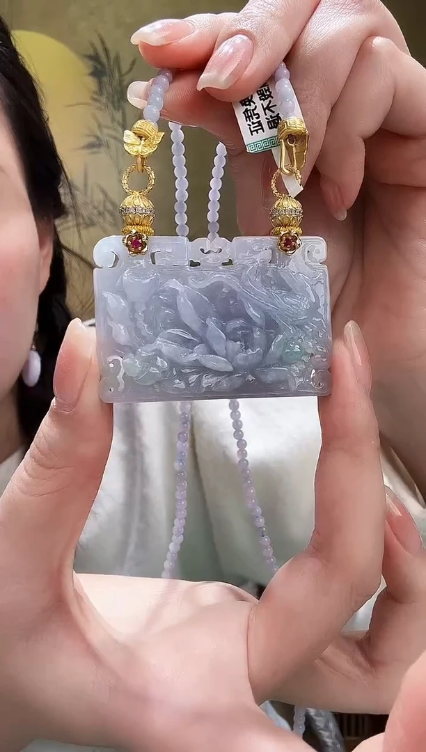 颈饰未镶嵌翡翠吊坠