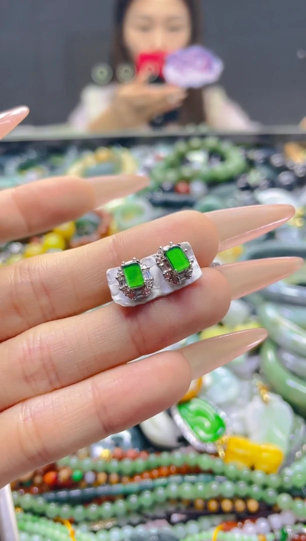 颈饰未镶嵌翡翠/W/翡翠A货，一件也是批发价