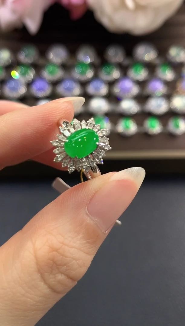 18K金镶嵌戒指翡翠b112