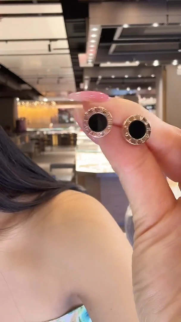 18K金镶嵌耳钉玛瑙/玉髓耳钉