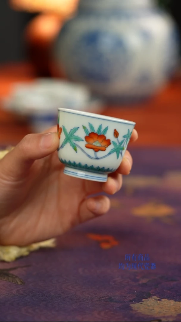 源明青忆斗彩秋葵花小杯