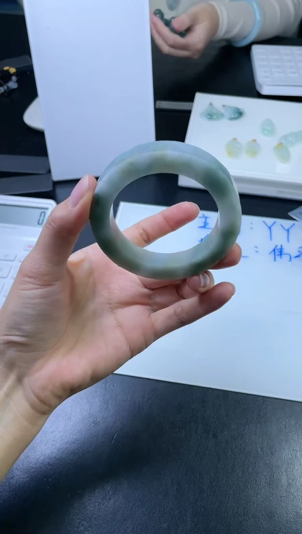 【闪购商品】定制翡翠手镯未镶嵌手镯