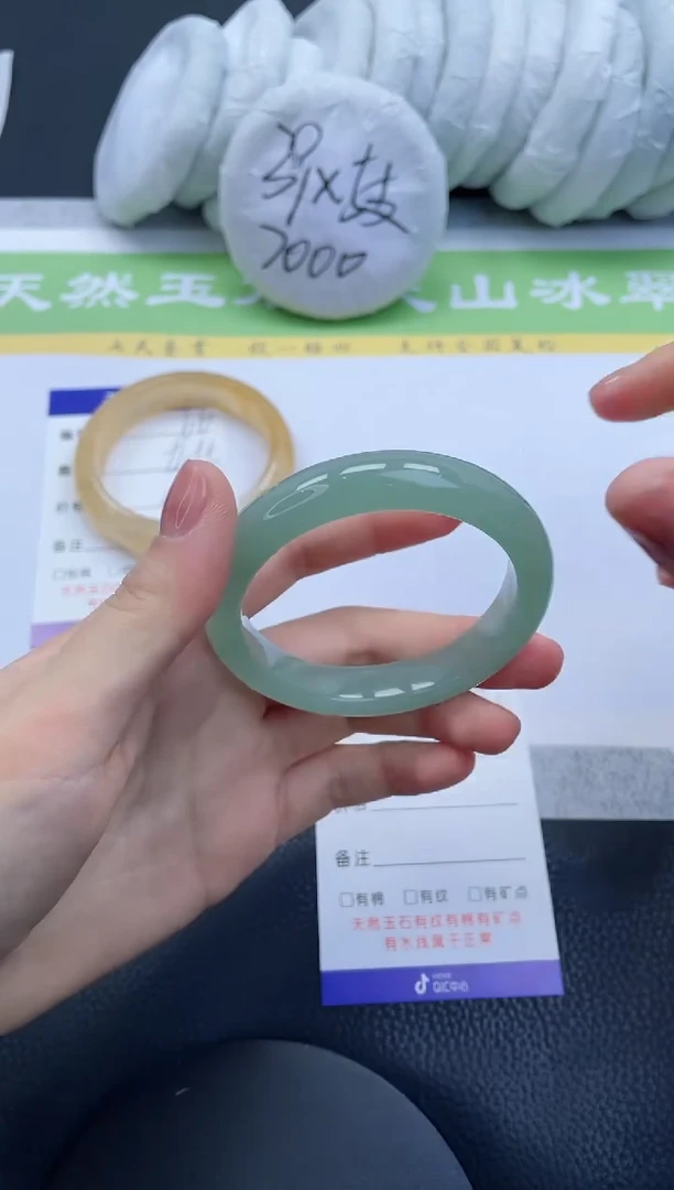 【闪购商品】石英质玉手镯未镶嵌A67-52+