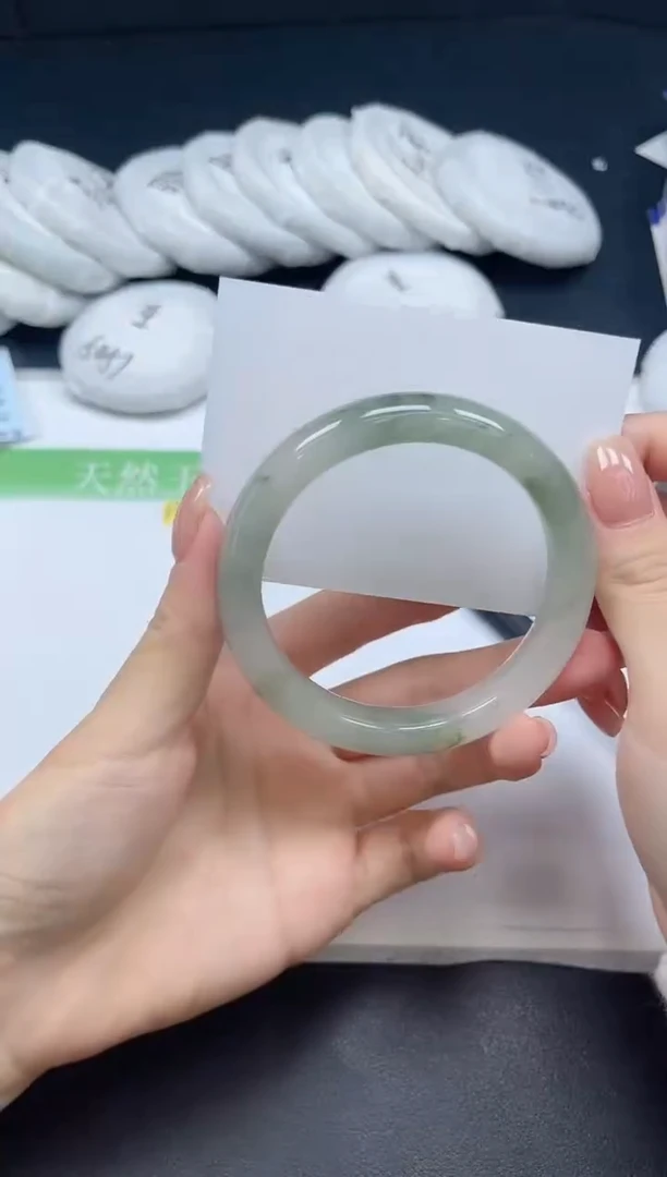 未镶嵌手镯石英质玉046-
