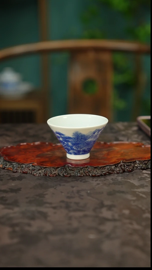 青花手绘山水主人杯