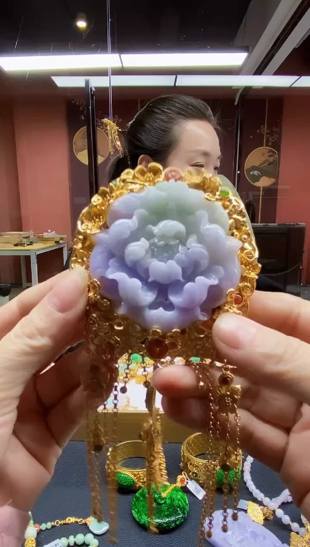 颈饰未镶嵌翡翠吊坠