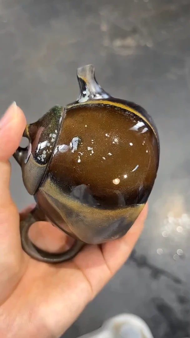 壶529号110-120ML取钉痕迹有落渣