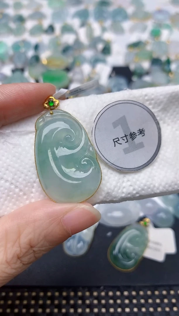 颈饰18K金镶嵌翡翠天然缅甸A货翡翠