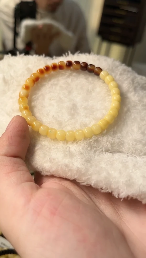裸石琥珀未镶嵌是***?琥珀蜜蜡