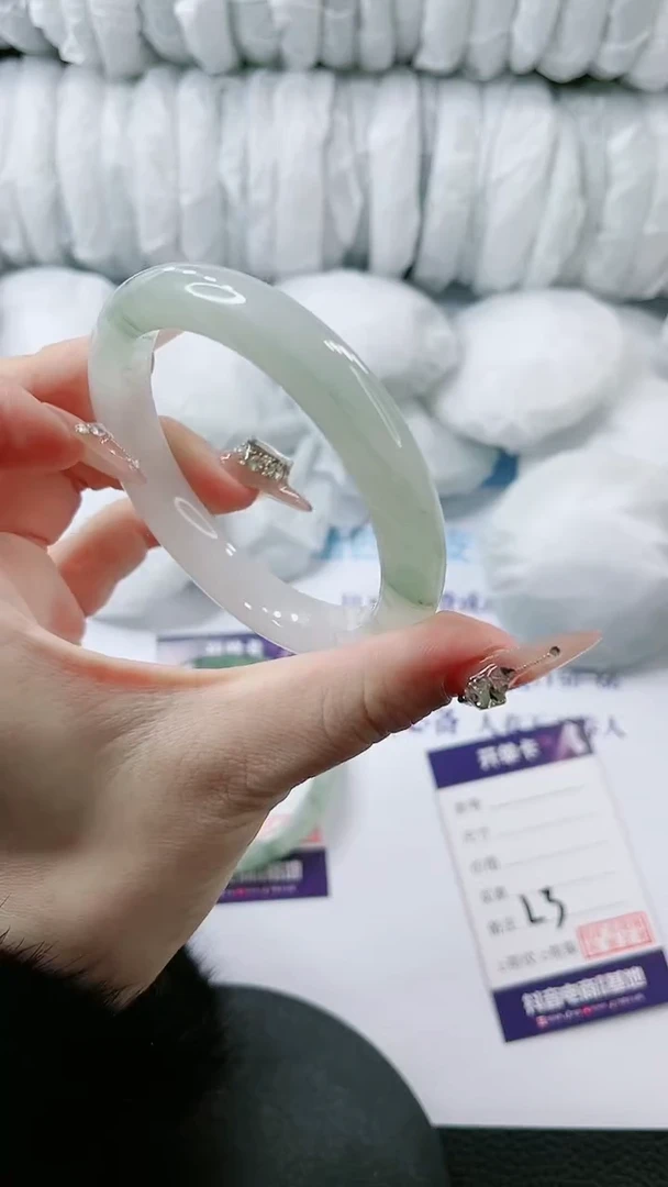 【闪购商品】石英质玉手镯未镶嵌多样性发货L3-