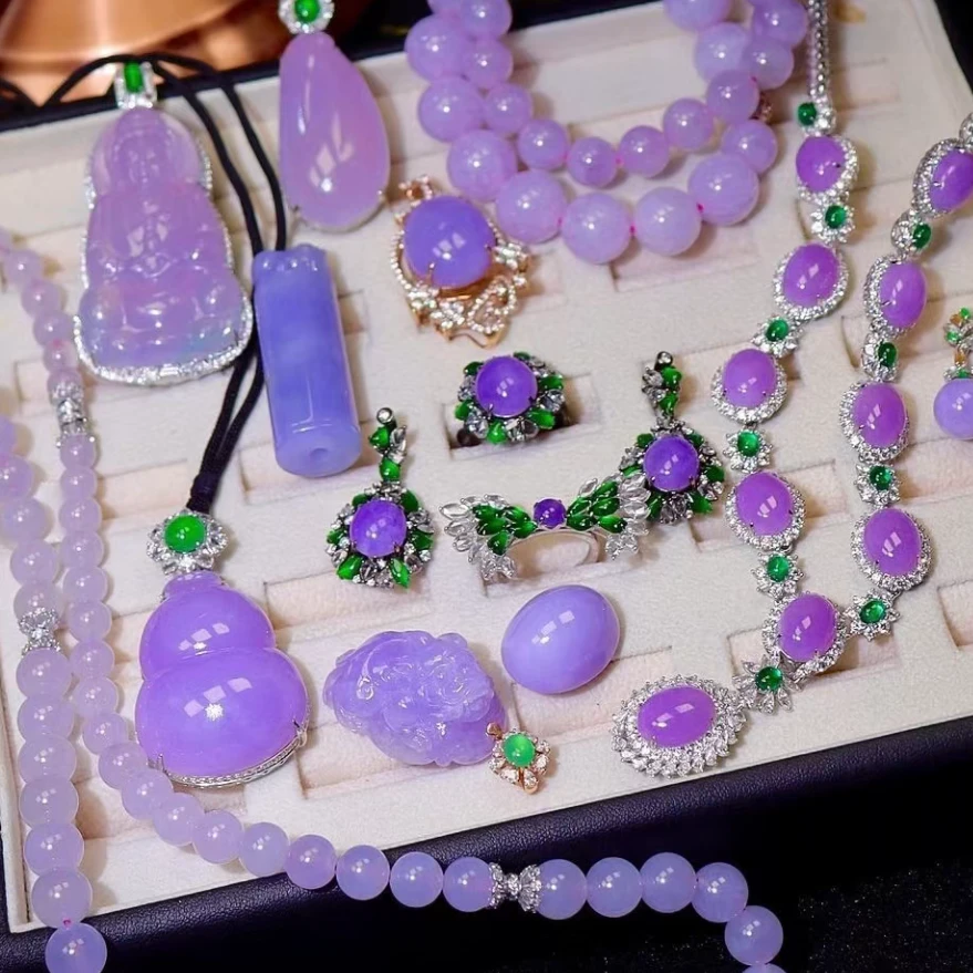 玉缘翡翠链接拍品