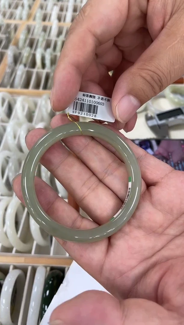 未镶嵌手镯和田玉56-58圈口 0028