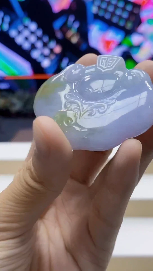 未镶嵌定制翡翠-毛货挂件 （赠珠链）57