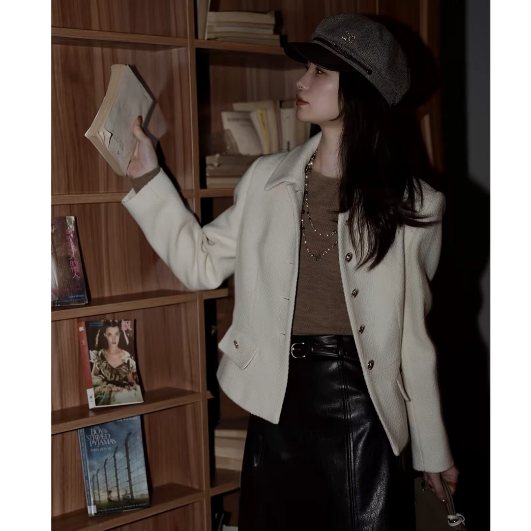 HELA AOMI “千金白.精仿羊毛”绵羊毛93.8%气质香风外套CY5CC44829