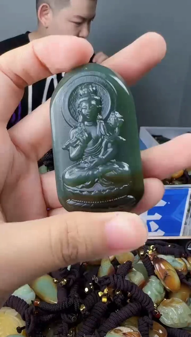 和田玉未镶嵌颈饰1