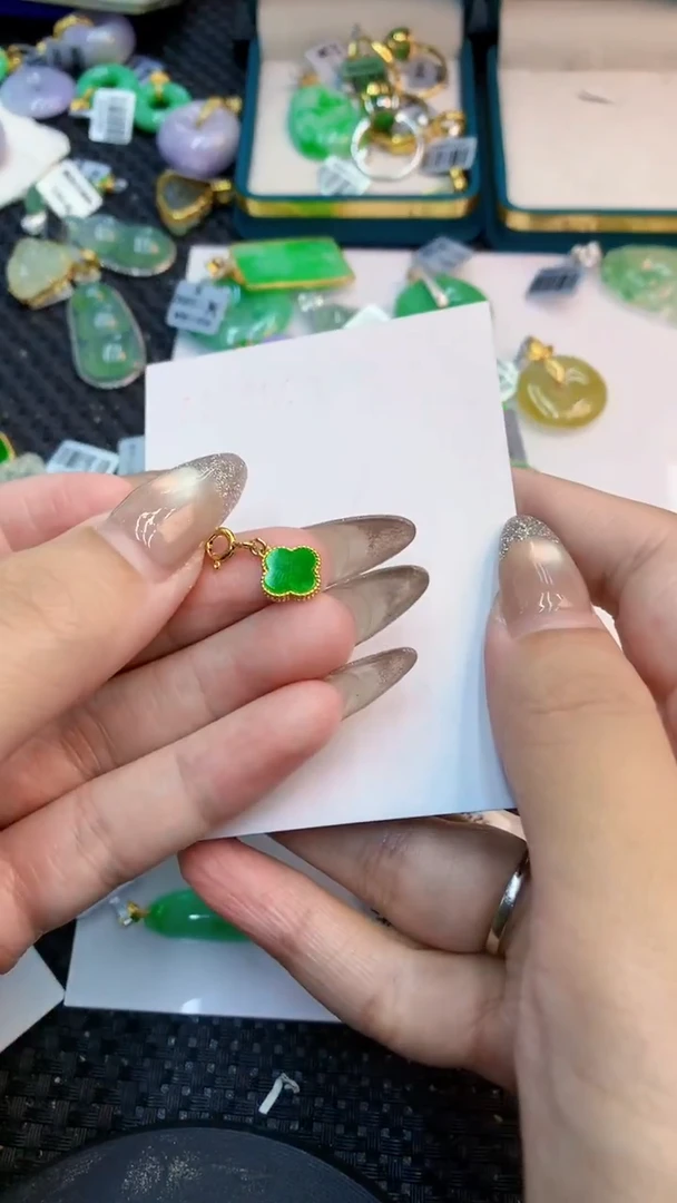 颈饰未镶嵌翡翠1