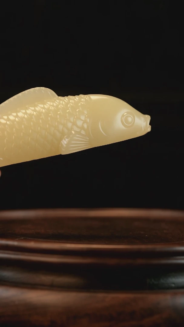 云南石竹叶青雕刻：锦鲤笔搁