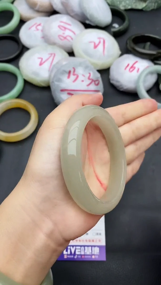 未镶嵌手镯石英质玉152+60/61