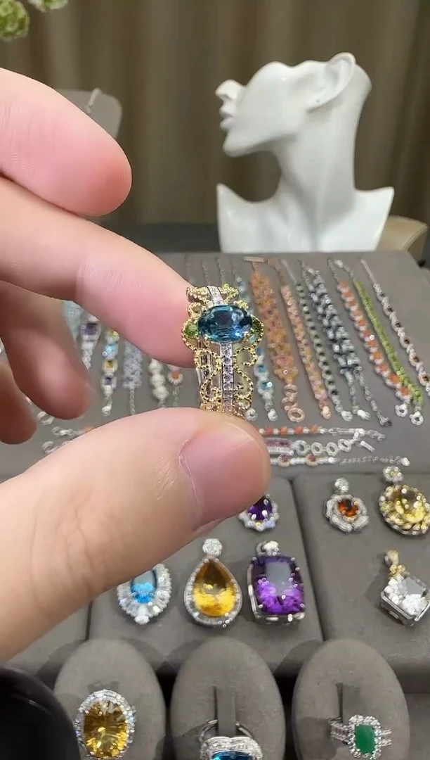 银S925镶嵌戒指托帕石6*8mm伦敦蓝戒指