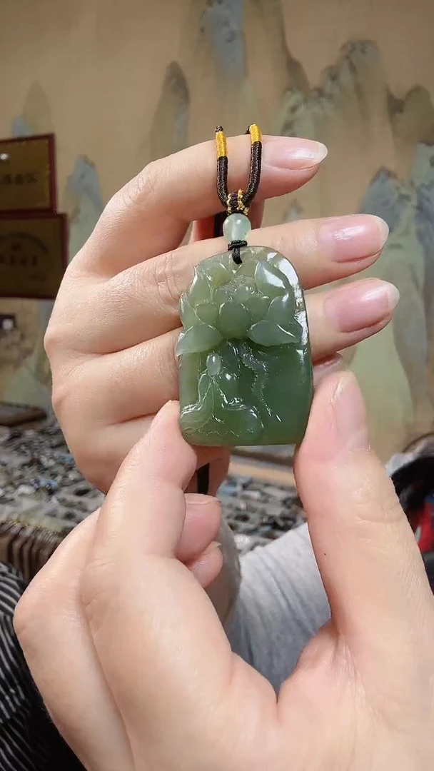 颈饰未镶嵌和田玉.