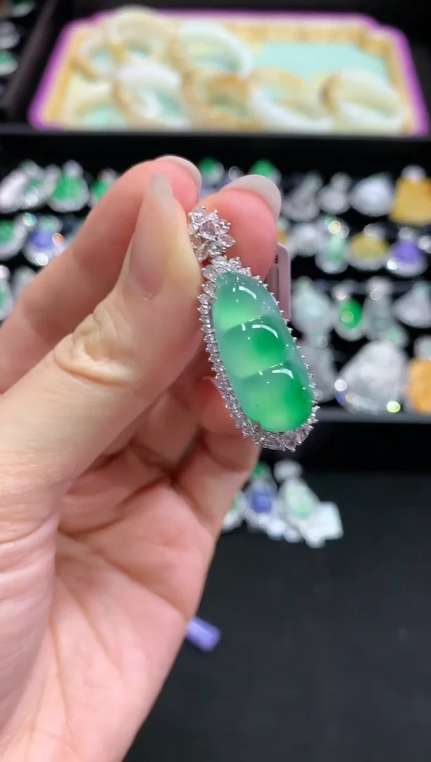 【闪购商品】翡翠吊坠(不含链)18K金镶嵌W256|35000