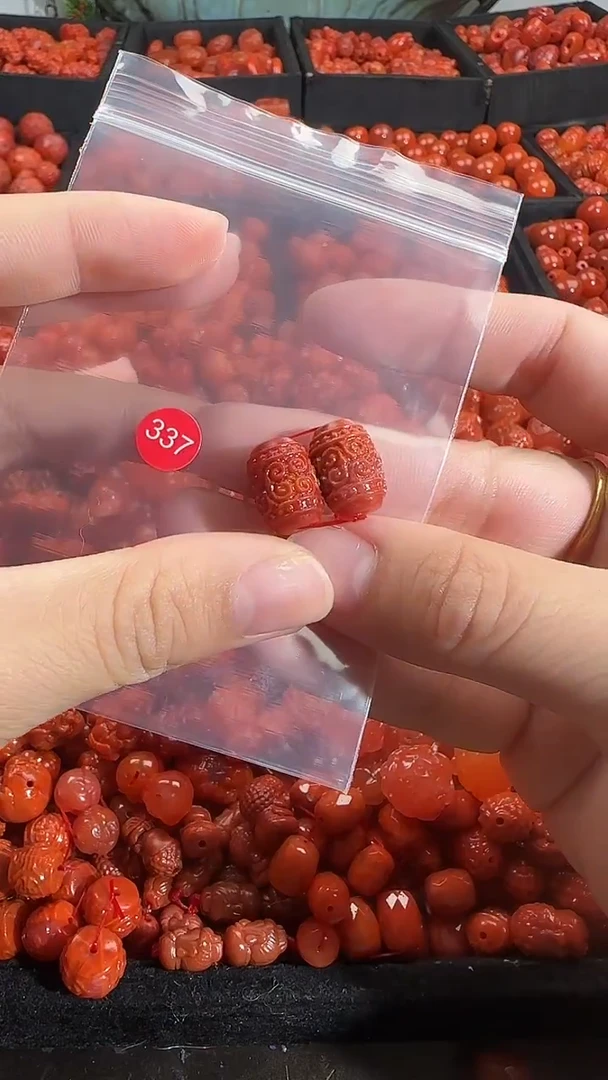 颈饰未镶嵌南红玛瑙1