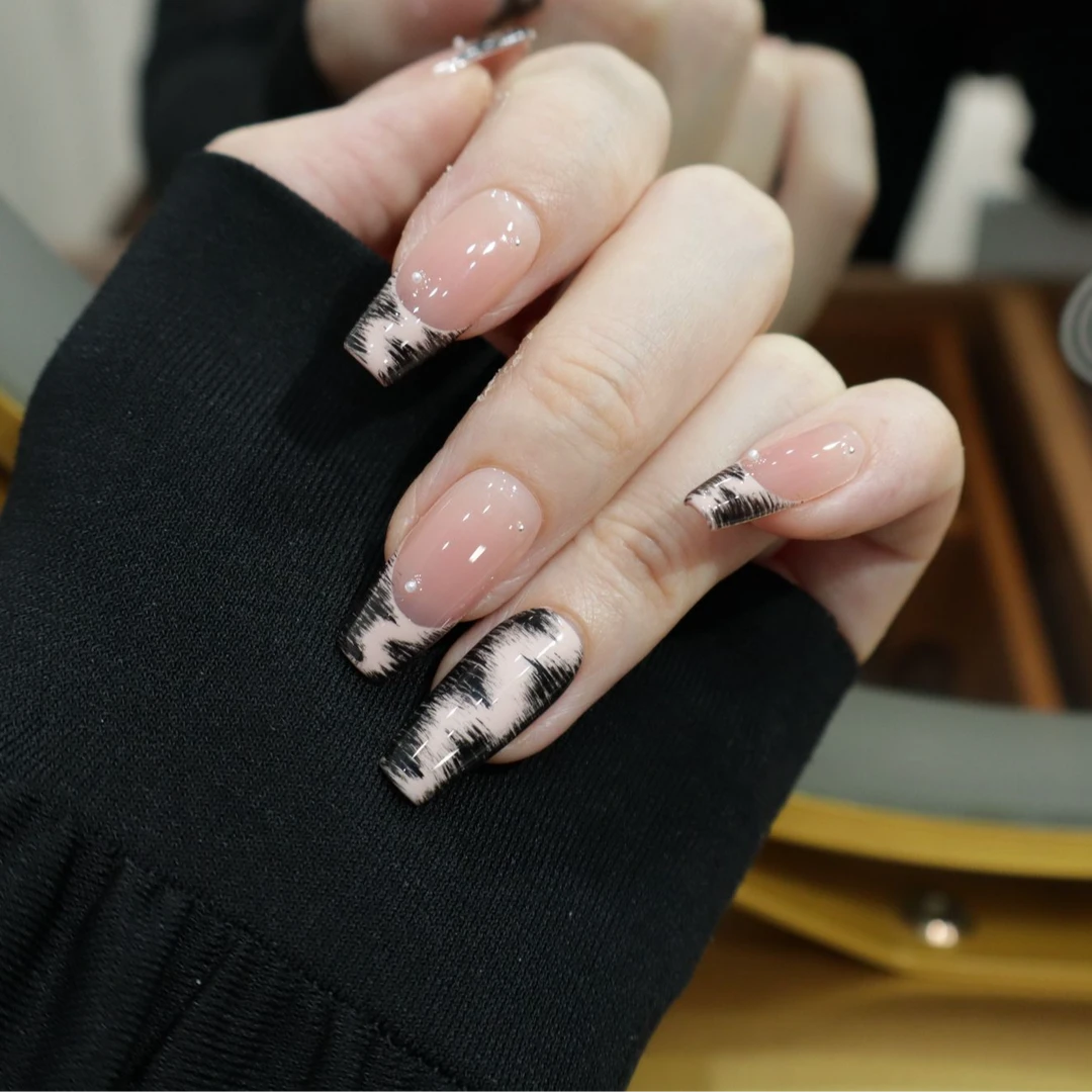 030黑色显白纯手工穿戴甲新款高颜值秋冬美甲高级感甲片美甲片