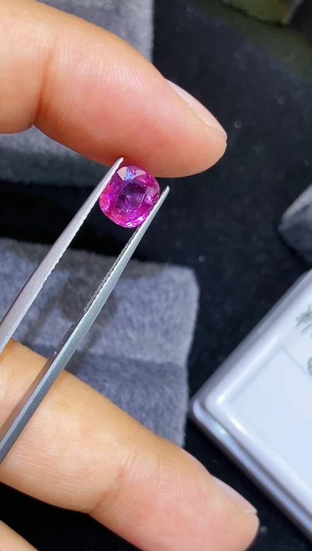 【闪购商品】定制蓝宝石定制未镶嵌2.02克拉无烧吉尔德vb强荧光