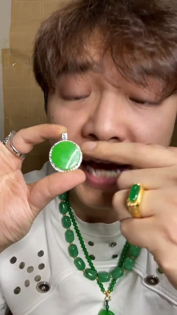 吊坠(赠链)未镶嵌翡翠高端时尚豪襄圆梦牌