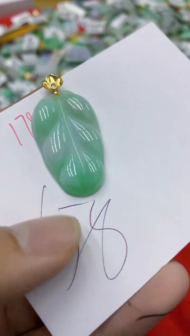 翡翠未镶嵌颈饰1111111111