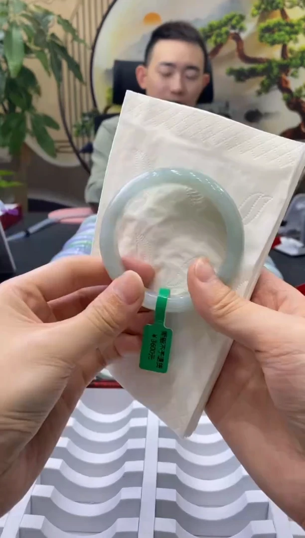 未镶嵌手镯翡翠8382