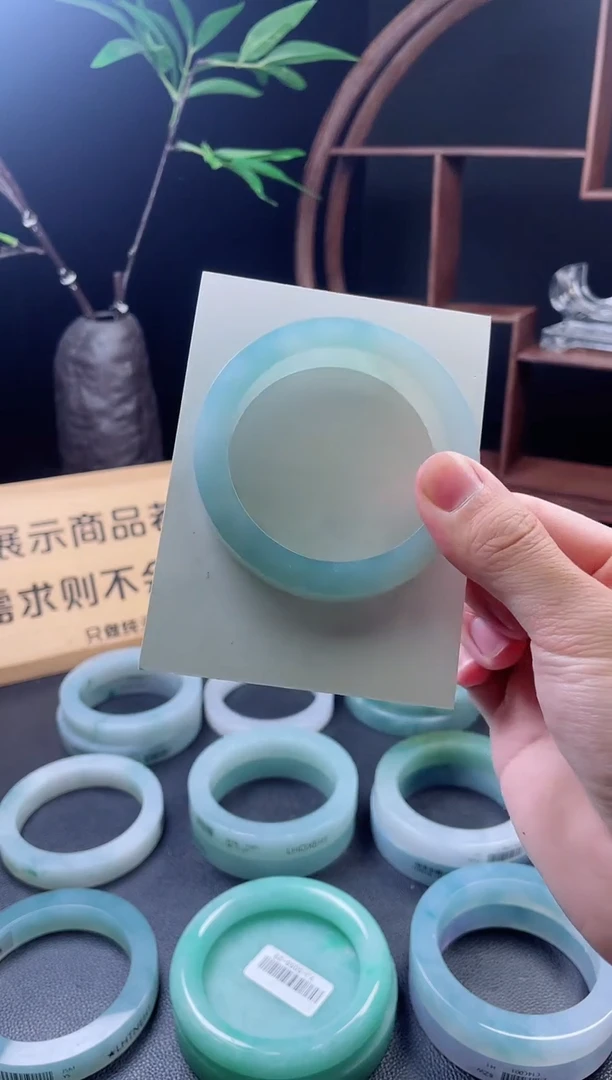 定制翡翠手镯未镶嵌小*豆定制