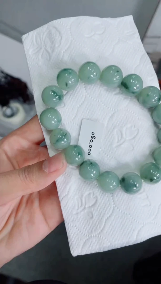 定制翡翠未镶嵌珠串